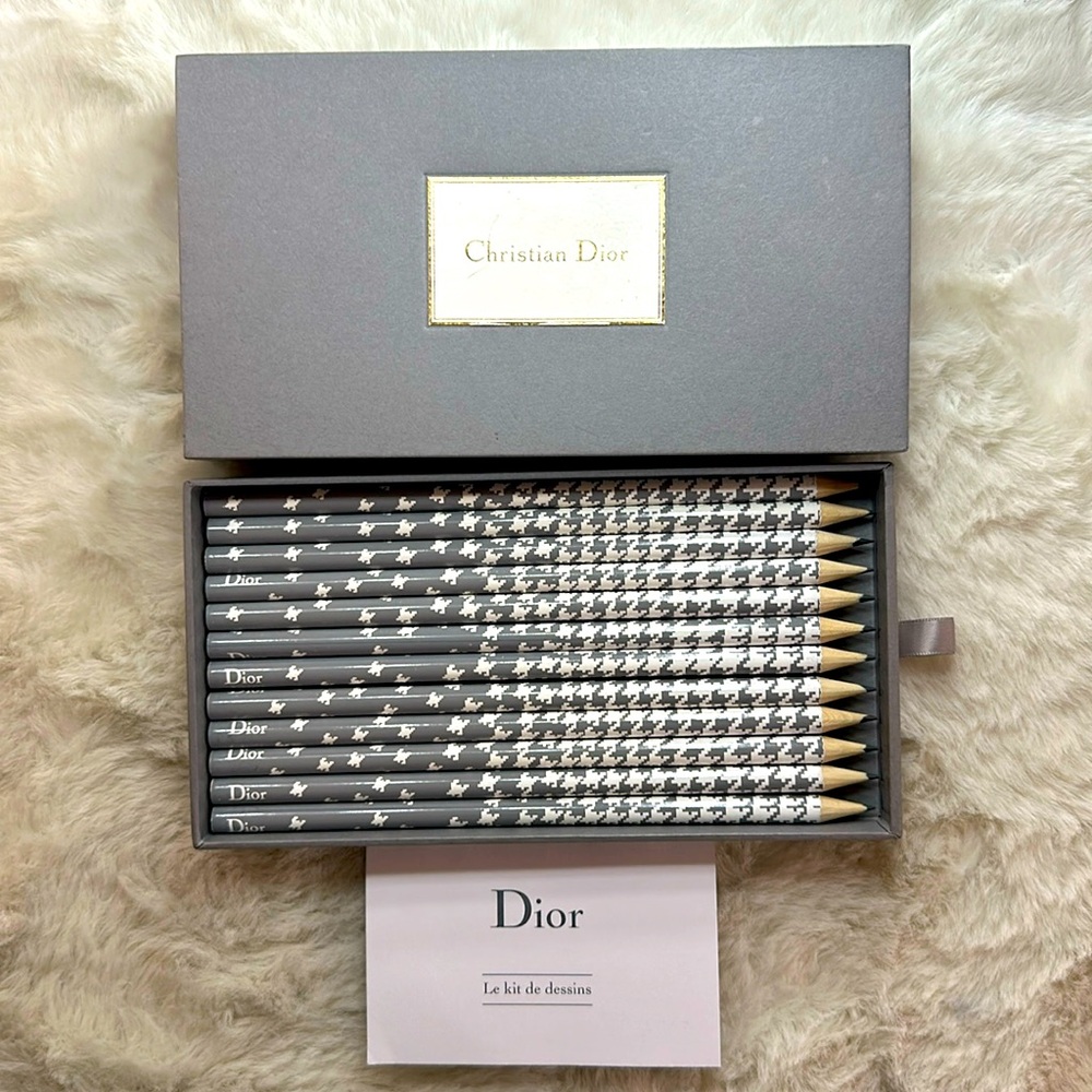🚨SOLD🚨CHRISTIAN DIOR PENCIL 12pcs